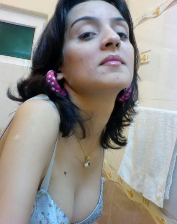 X-Tra reccomend beautiful indian small boobs