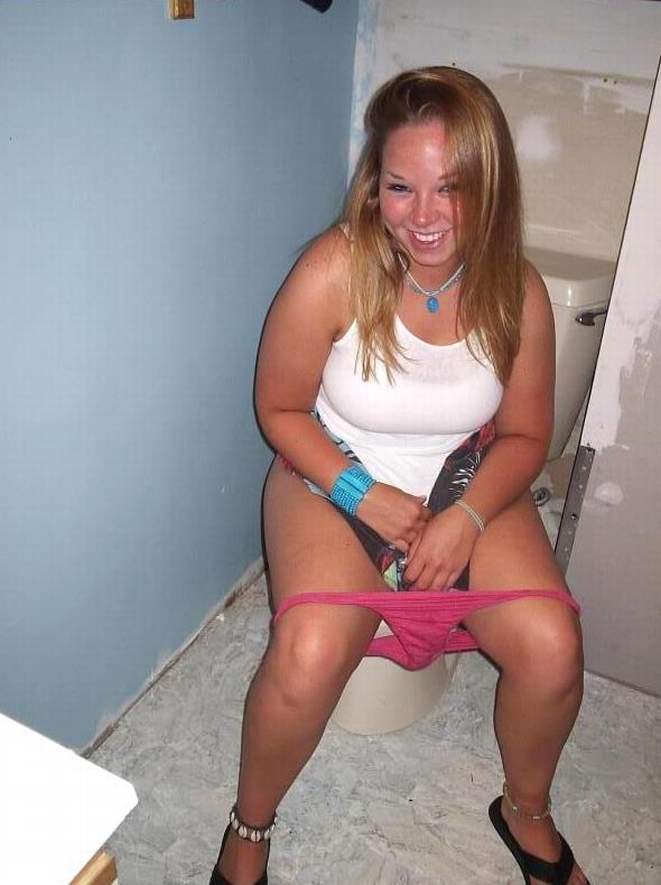 White L. reccomend pissing girl toilet