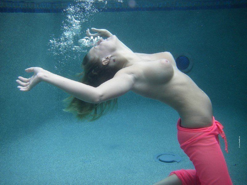 Offense reccomend underwater tits