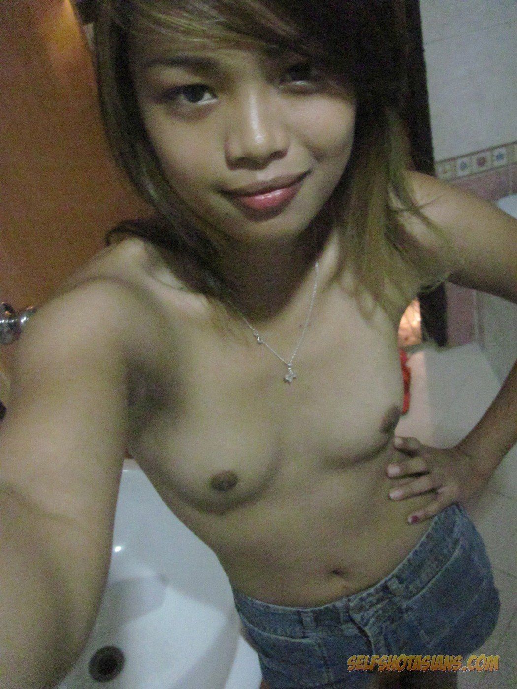 Young pinay picture nude