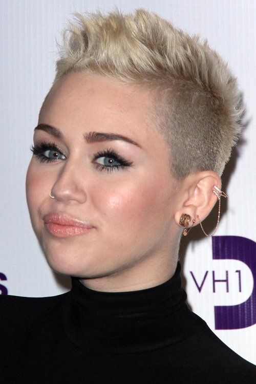 Miley Cyrus Goes Mental Genuine Pissing & Lesbian Homemade.