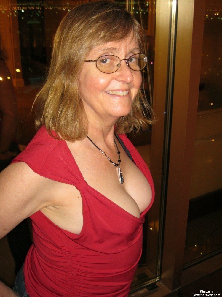 Turk reccomend Mature cleavage busty free pics