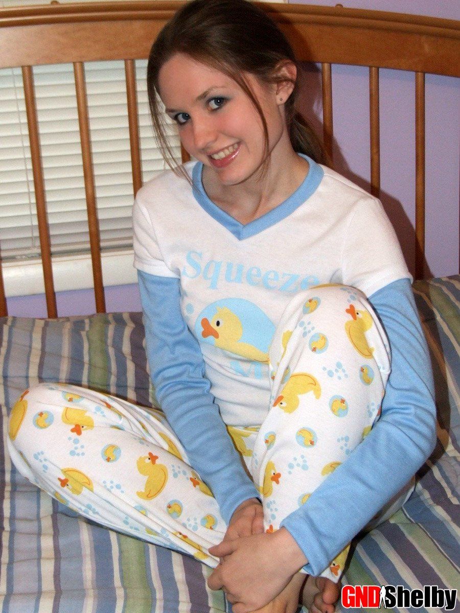 Sexy Pyjama Teen Pussy