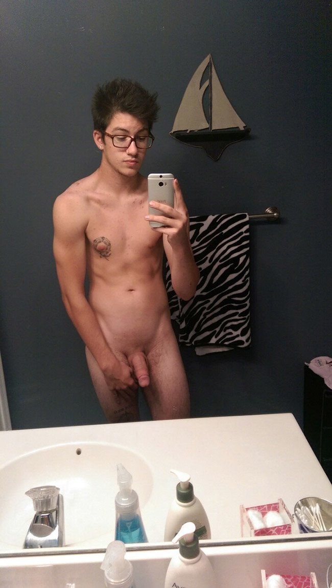 Hot guy with glasses nude