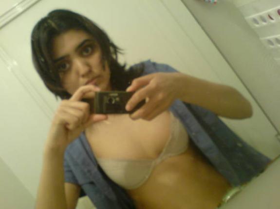 Noida nude girl photo