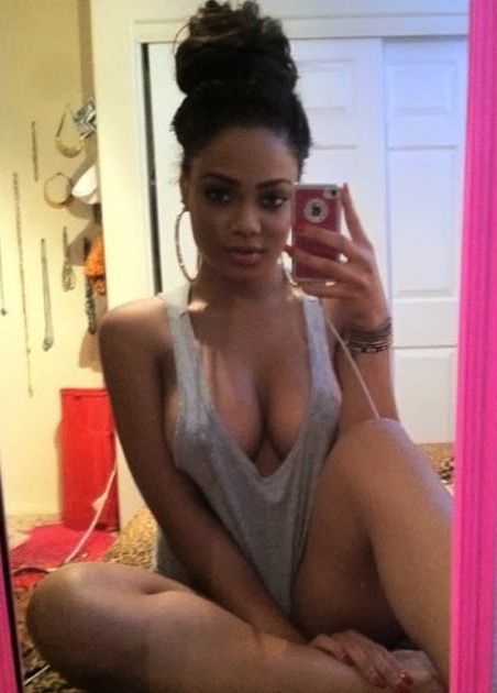 Hot sexy babe selfie-porn pictures
