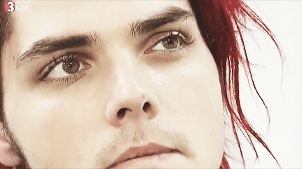 Gerard way eye color