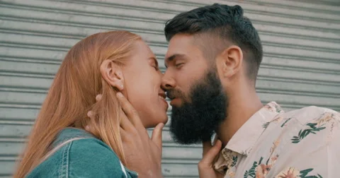 Rolly P. reccomend How to kiss a guy with a beard