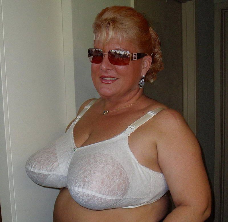 Large mature tits in bra