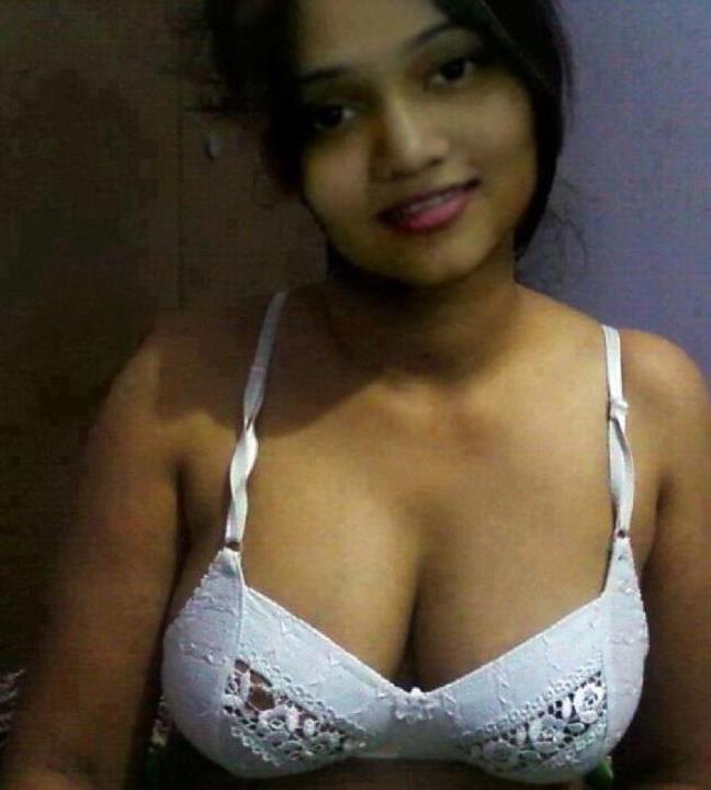 Sexy hot nude boobs of indian gf